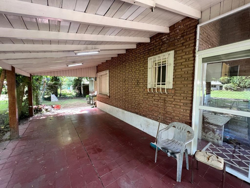 Imagen 4 de 13 de En Venta Y Alquiler (solo Comercial) | Hermosa Propiedad En Moreno Sobre Av. Libertador Al 1100 | Amplios Espacios | Parque |