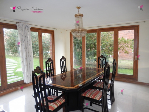 Casa En Venta En La Zona De Lugano- Ref: 9724