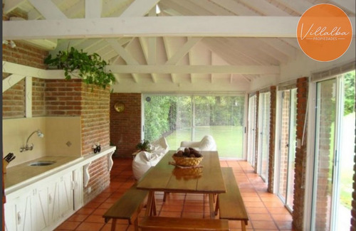 Imagen 17 de 18 de Hermosa Casa En Venta De 5 Dormitorios.
