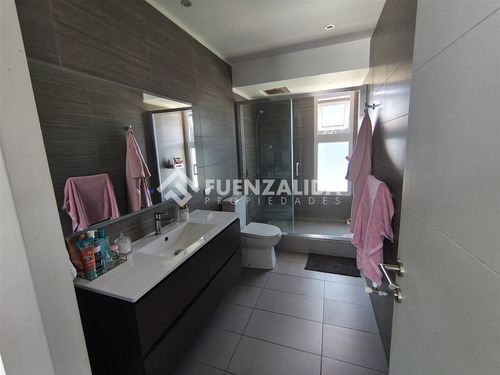 Casa En Venta De 5 Dorm. En Calera De Tango, Aepp