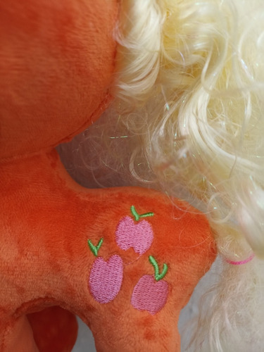 Pony. Bonito Peluche Con Cabello Largo, Apple Jack 22cm