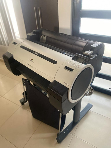 Plotter 24 Pulgadas Marca Canon, Mod. Ipf670 Series Con Base