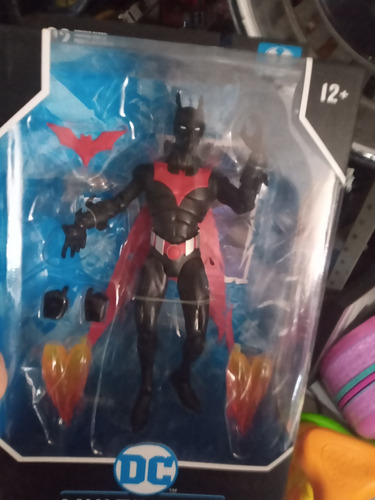 Figura Batman Del Futuro Caja Un Poco Maltratada 