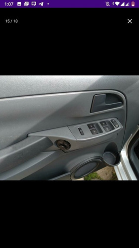 Volkswagen Spacefox 1.6 Route Total Flex 5p 2009