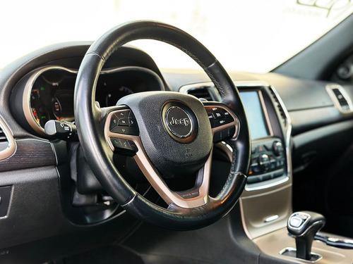 Jeep Grand Cherokee 3.6 LAREDO 4X4 V6 24V