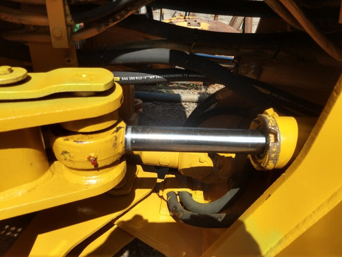 Imagem 8 de 13 de Pá Carregadeira Caterpillar 938 G2
