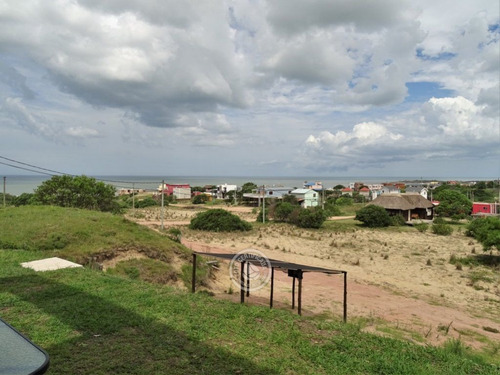 Estrella De La Viuda - 3 En Punta Del Diablo