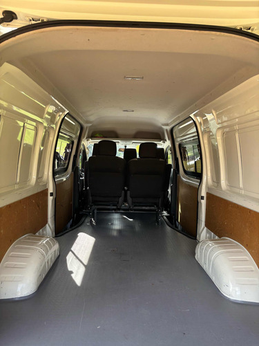 Toyota Hiace 2.8 Tdi Furgón 6at L2h2 3a 5p