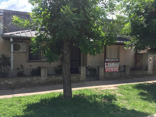 Imagen 2 de 15 de Casa En Venta, Florentino Ameghino 554, Belén De Escobar