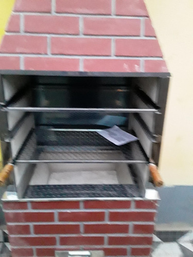 Imagem 2 de 9 de Casa Com Piscina