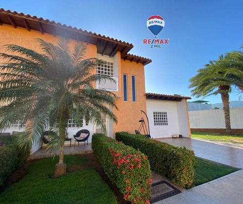 Re/max 2mil Vende Townhouse En Conjunto Res. Tierra Del Sol, Porlamar, Mun. Mariño, Isla De Margarita, Edo. Nueva Esparta