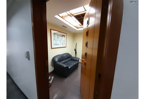 El Recreo. Alquiler de Oficina Equipada 121mt2 - Torre Movilnet