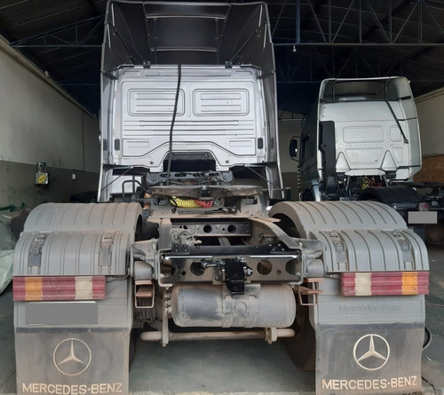 Imagem 4 de 15 de Mercedes Benz Axor 2044 S Premium 2011 4x2 Prata