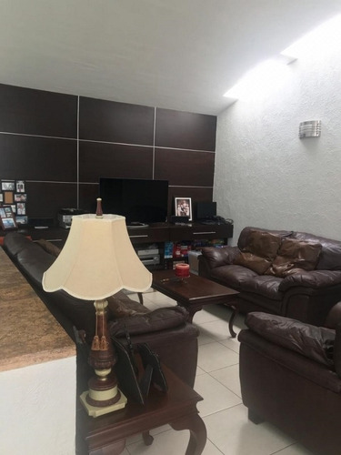 Imagen 10 de 19 de Casa En Venta Valle Real, Zapopan En Privada Las Rosas
