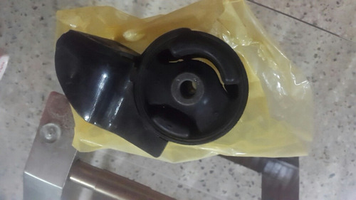 Imagen 3 de 6 de Base Derecha Del Motor Kia Rio Stylus Original