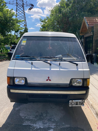 Mitsubishi L300 2.5 Minibus Dh