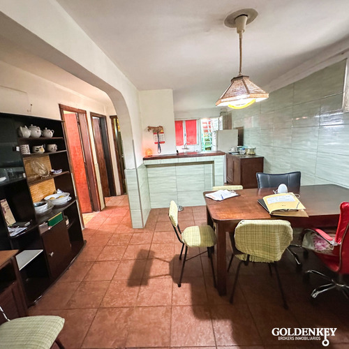 Venta Casa 5 Dormitorios 3 Baños Garaje Y Galpon Barrio La Teja
