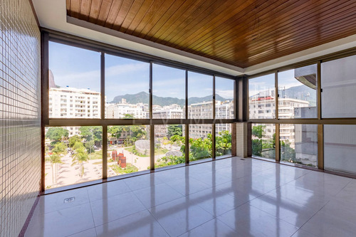 Apartamento Para Alugar Na Avenida Bartolomeu Mitre, Leblon, Rio De Janeiro - Rj - Liv-0400