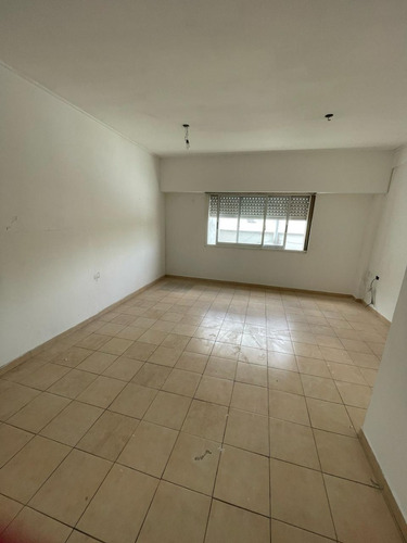 Semipiso En Venta 1 Dorm Al Frente Ubicado En Calle 42 Y Casi Esq Av 25