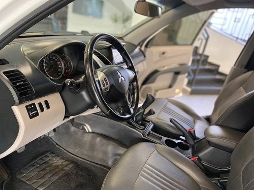 Imagem 12 de 14 de Mitsubishi L200 Savana 3.2 4x4 16v Turbo Intercooler Diesel