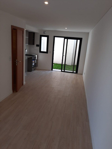 Imagen 4 de 17 de Duplex 3 Ambientes Con Patio A Estrenar. Zona Villa Primera