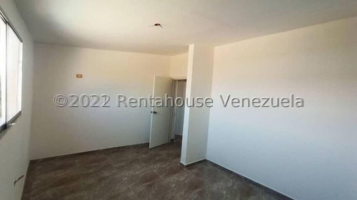Imagen 7 de 16 de Townhouse En Venta, Ubicada En Puerta Maraven, Punto Fijo.