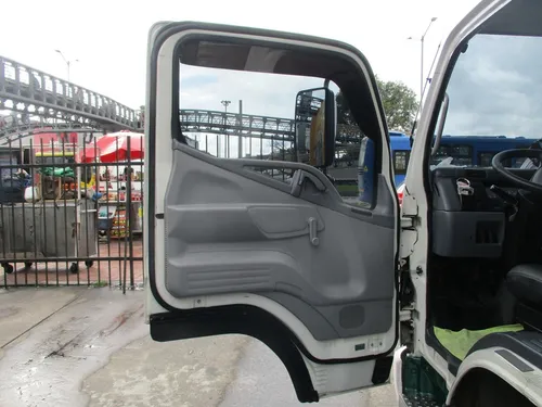 Furgon Mitsubishi Canter Fuso Fe85de6slgp