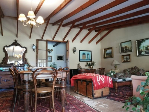 Casa En Venta De 4 Dorm. En Colina