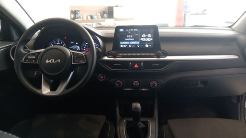 Kia Forte 4p LX L4/2.0 Man