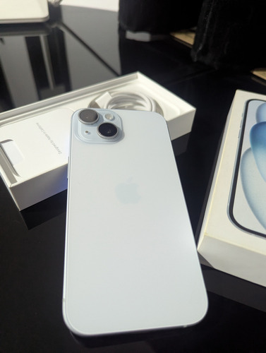 iPhone 15 256gb Estética 10 Accesorios Originales (Reacondicionado)