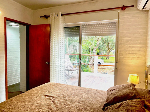 Piriápolis, Punta Fría. Casa En Venta. 500 Metros De La Playa San Francisco. 3 Dormitorios, 2 Baños