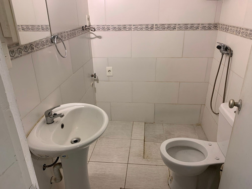 Alquiler Monoambiente Reducto Con Patio Sin G.c Ideal. P.b