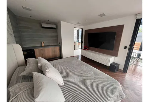 Vendo Apartamento Triplex En El Poblado, San Lucas