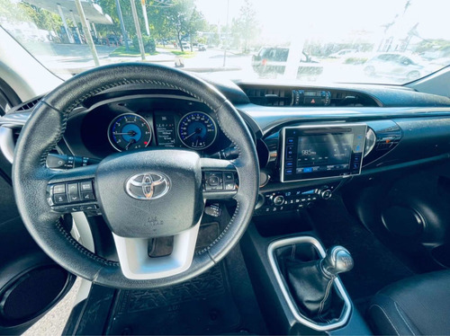 Toyota Hilux 2.8 Cd Srv 177cv 4x4 2016