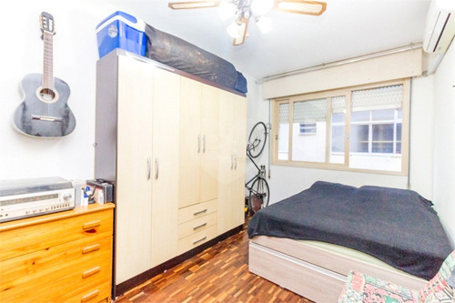 Imagem 7 de 15 de Apartamento De 1 Dormitório No Bairro Cidade Baixa. - Reo597504