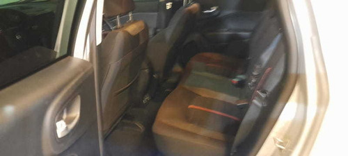 Imagem 7 de 14 de Fiat Toro 1.8 16v Evo Flex Freedom At6 2019