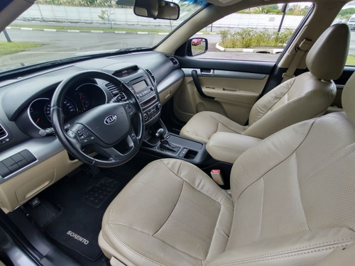 Kia Sorento 2.4 Ex 4x2 * Impecável *