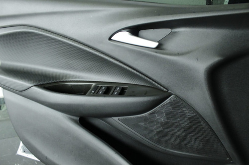 Imagen 8 de 13 de Chevrolet Onix 2021 1.0 Ls Mt