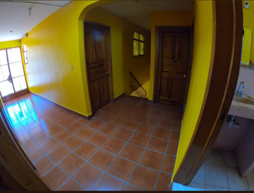Casa 6 Recámaras Cancha Y Alberca Climatizada