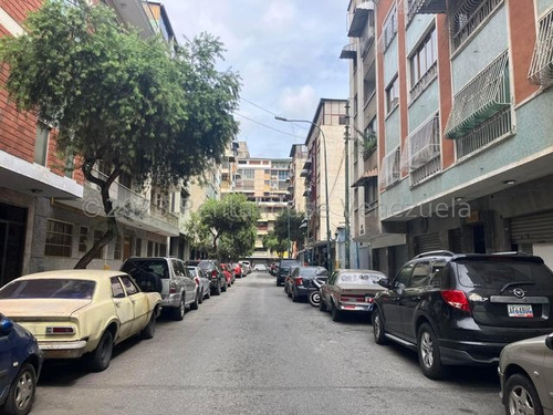 En Venta Apartamento En Chacao. Cod Flex: 24-3112