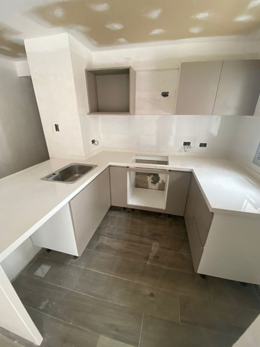 Imagen 7 de 10 de En Venta En Excelente Ubicacion Semipisos 2 Amb En Edif Al Fte C/ Balcon Y Coch Opcionales En Lanus O (020)