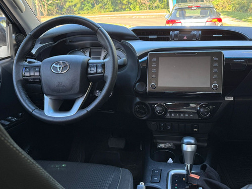 Toyota Hilux 2.8 D-4D TURBO DIESEL CD SR 4X4 AUTOMÁTICO