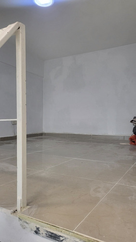 Imagen 6 de 8 de A 1 Cuadra De Plaza Italia, La Rural Y Av. Santa Fe. 2 Plantas 50m2 . A Nuevo!
