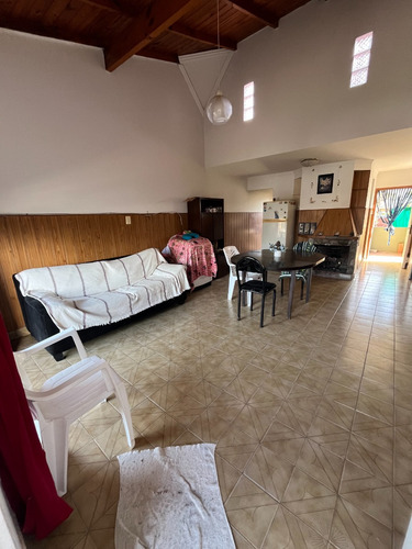 Depto Tipo Casa 3 Ambientes Con Amplio Living-comedor Muy Luminoso Patio Con Parrilla