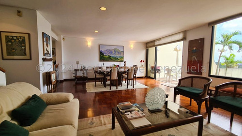 Ag. Este Town House Con Amplia Sala Comedor Y Bellos Pisos De Parquet, Grandes Ventanales En Lomas De Prados Del Este