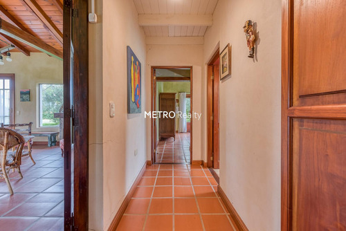 Casa En Venta Sobre Lote De 1 Hectarea En Loma Escondida, Open Door