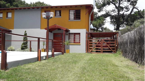 Imagen 1 de 14 de Casa C/pileta (dúplex), Complejo Cabañas Del Árbol, Zona Sur