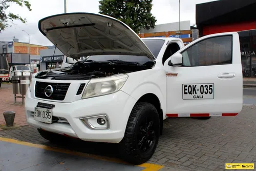 Nissan Frontier 2.5 D22 / Np300 Estacas Diesel Mt 4x4