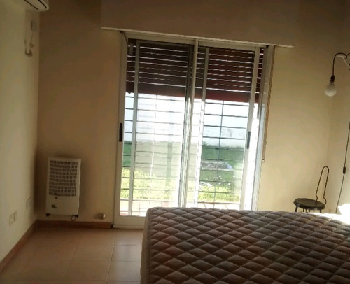 Se Alquila En Roldán, Casa 2 Dormitorios