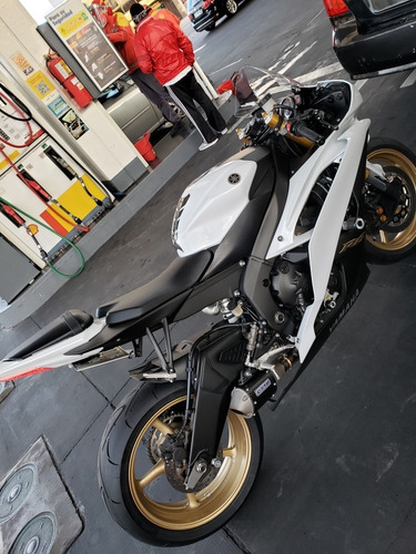 Yamaha R6